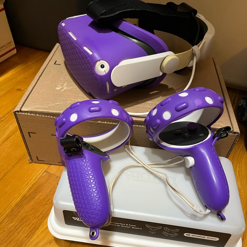 Oculus Quest 2 with accessories included - Picture 7 of 7